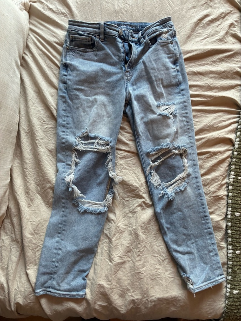 American Eagle Outfitters Light Blue Ripped Boyfriend Jeans